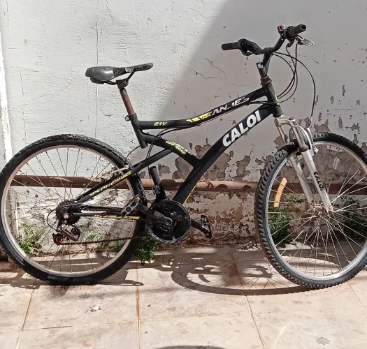 Bicicleta Caloi aro 26 com suspensão