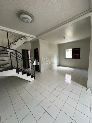 CIDADE JARDIM 1  CASA DE 220 METROS, 3/4 SENDO 2 SUÍTES É 3 BANHEIROS