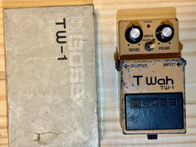 Boss TW-1 T Wah raridade com caixa