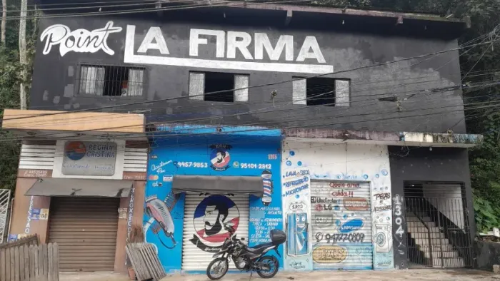 Salões para renda na AV. Mico Leão Dourado