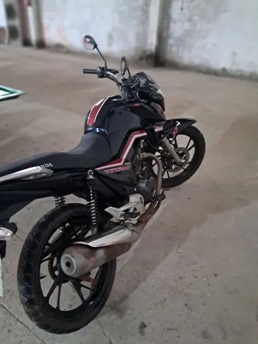 Troco em um carro bom.