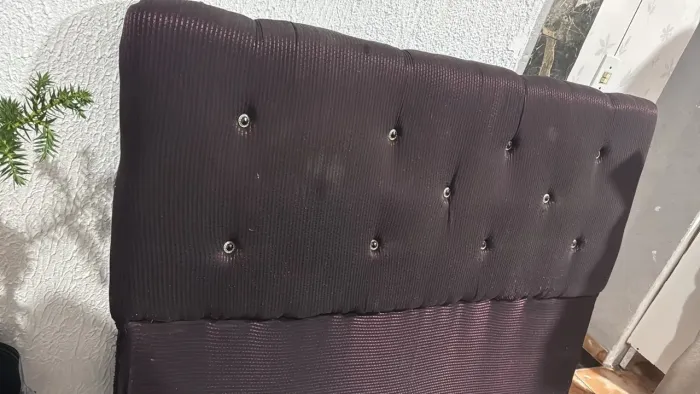 Vende-se cama com cabeceira