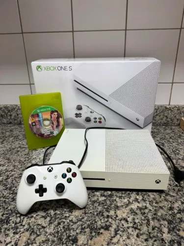 Xbox one S 1TB (muito novo)