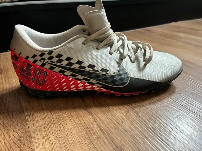 Chuteira Society Nike Mercurial Vapor 13 Academy Neymar Jr. TF - Adulto