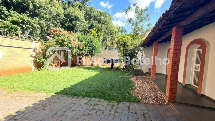 Casa para aluguel, 6 quartos, 3 suítes, 4 vagas, SARAIVA - Uberlândia/MG