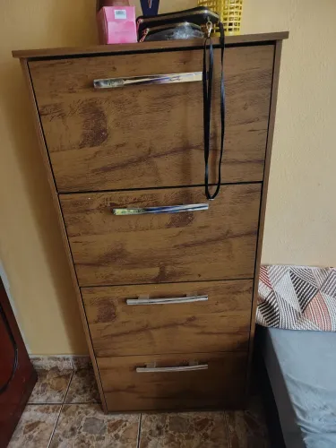 Sapateira em excelente Estado praticamente novo 