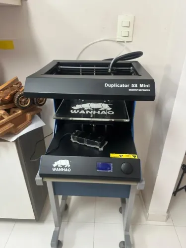 Impressora 3D para criação de peças em PLA e outros