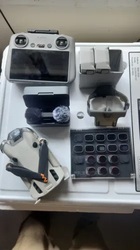 Incluo também um kit Freewell com dezesseis filtros profissionais e um DJI Mic Mini