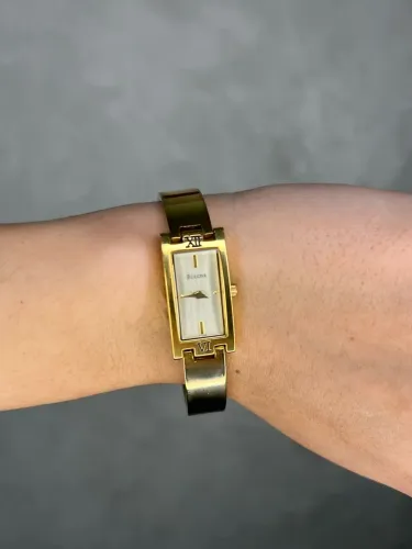 RELÓGIO BULOVA GOLD VINTAGE 1990s