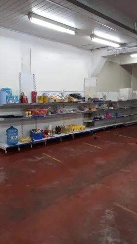 Gôndolas de parede para Mercado, Loja e Farmácia (desapego)
