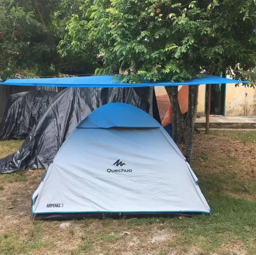 Barraca QUECHUA com 2 Portas capacidade 3 pessoas + colchonete térmico