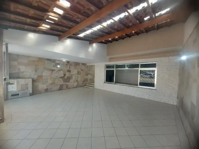 Casa com 3 dormitórios para alugar, 200 m² por R$ 5.699,69/mês - Jardim Hollywood - SBC