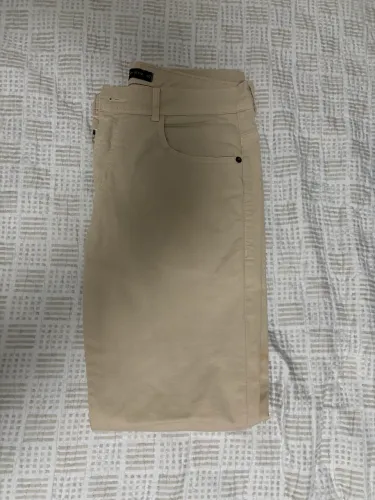 Calça sarja cáqui