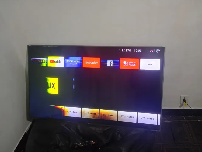 VENDO SMART TV 58 POLEGADz com pequeno defeito no display