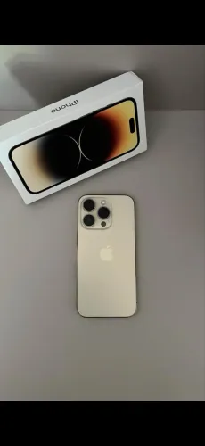 iPhone 14 Pro dourado 