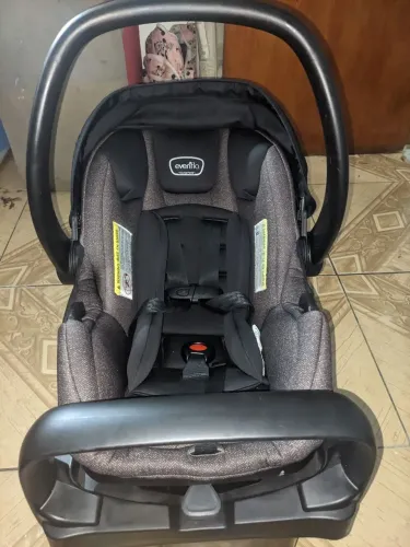 Bebê Conforto Evenflo com Base Veicular - Seminovo / Impecável / 2 em 1