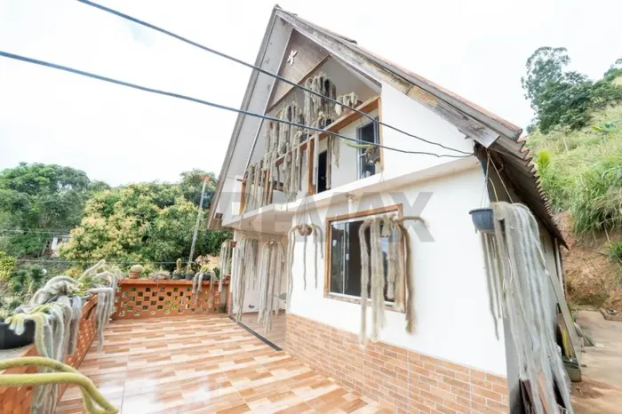 Chácara com Duas Casas e Produção de Café Próximo aos Raulinos