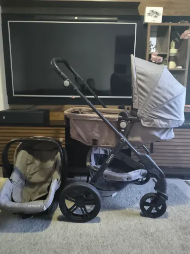 Carrinho bebe semi novo