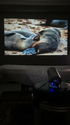Mini Projetor HY300 Portátil Android Wi-Fi Bluetooth Aceita 4K com Controle