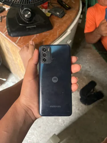 Celular prestando mais para retirada de peça 