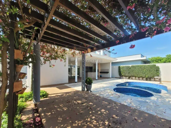 Casa de Alto Padrão em Condomínio Ilha de Bali
