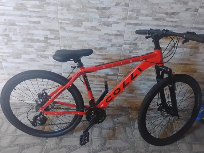 Vêndo bicleta