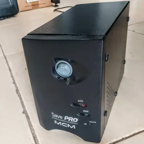 Estabilizador 500va Save Pro 115v marca MCM 500W Cor Preto