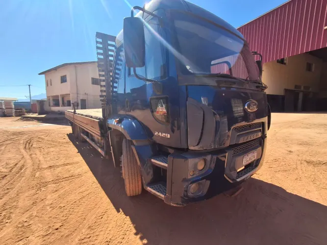 Ford Cargo 2429 Trucado Carroceria Ano 2013