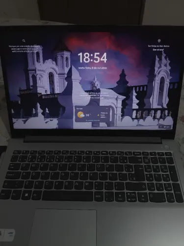 Notebook Lenovo Ideapad 1 15IGL7- fino leve e moderno