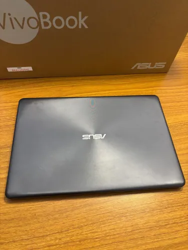 ASUS VivoBook i5 GeForce 940MX
