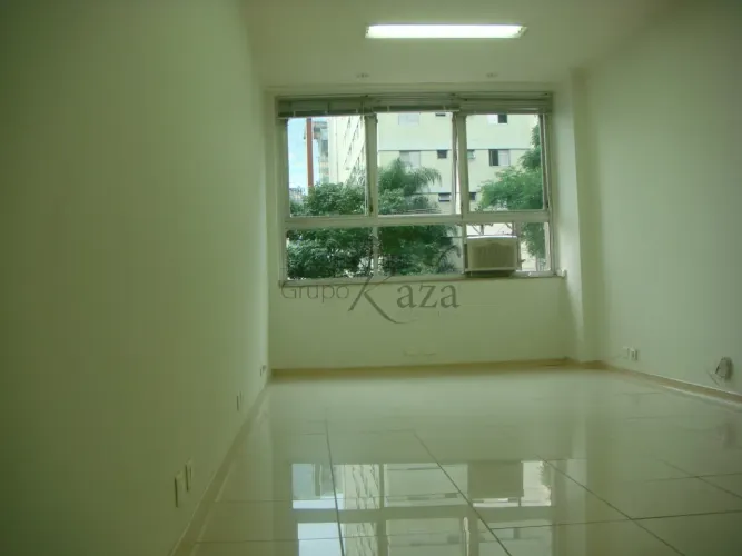 Loja em Centro Comercial - Jardim Paulista - 54m².