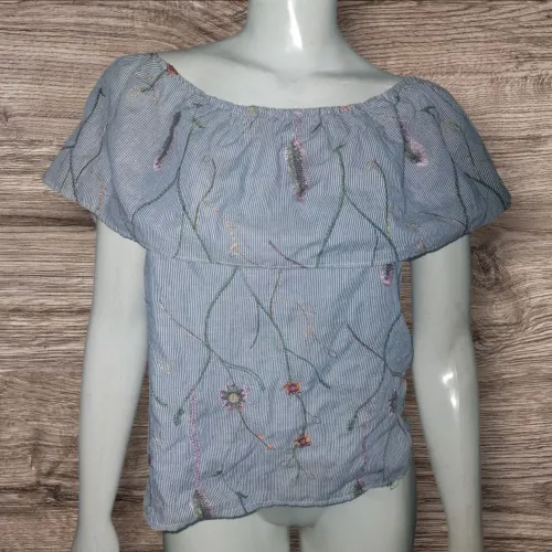 Blusa estilo ciganinha bordada