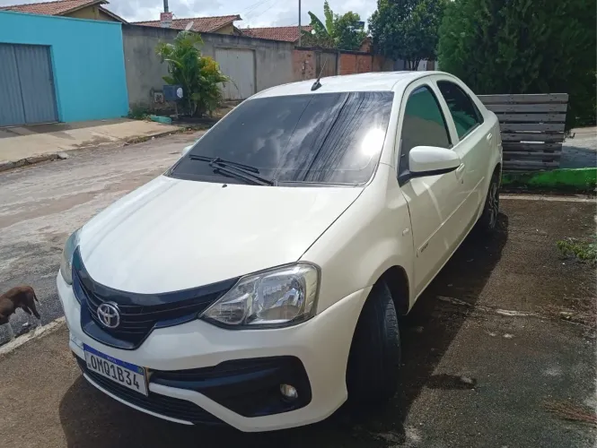 Toyota Etios XS Sedan 1.5 Flex 16V 4P Mec. 2015