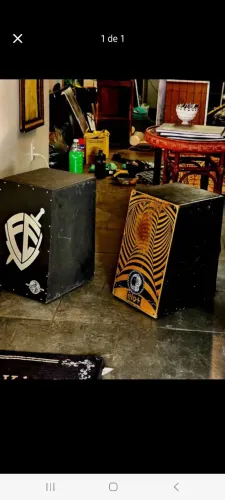 Cajon/ carron/ percussão 