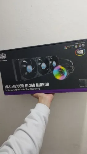 WWATER COOLER CM 360MM AM4/LGA1200 excelente estado, fans nunca usadas!