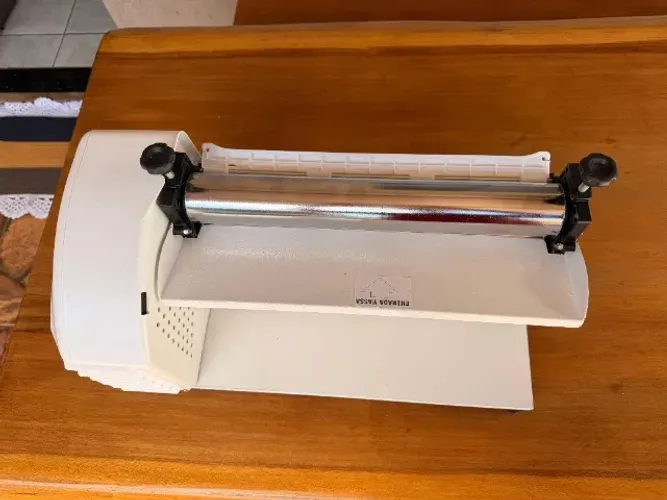 Cilindro elétrico para massas, pastéis etc