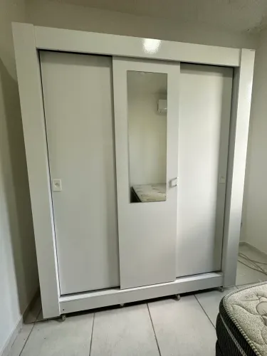 Guarda roupas 3 portas com espelho