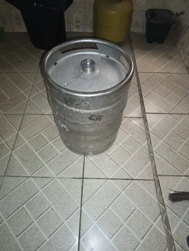 Vendo barril 50 litros 