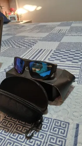 óculos de sol polarizado cor azul valor 60.00 Reais