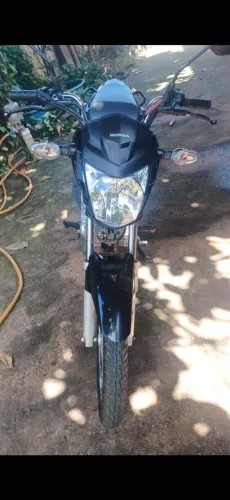 Moto de mulher pouco rodada
