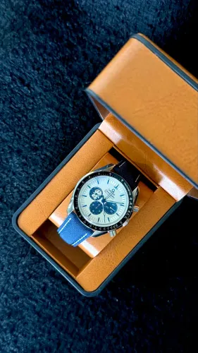 Relógio Omega Speedmaster Professional Moonwatch Silver Snoopy - Linha Premium