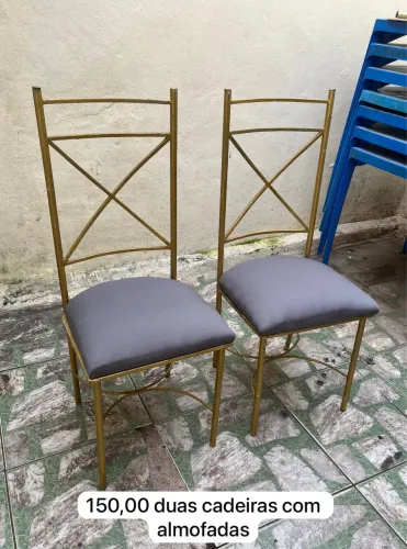 CADEIRAS DE FERRO COM ALMOFADAS