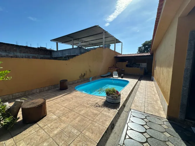 Casa com 2 quartos com piscina à venda em Arrozal