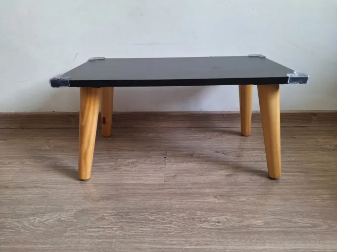 Mesinha baixa decorativa