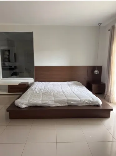 Cama King Size Estilo Japonesa (Tatame) em MDF + colchão + criado mudo
