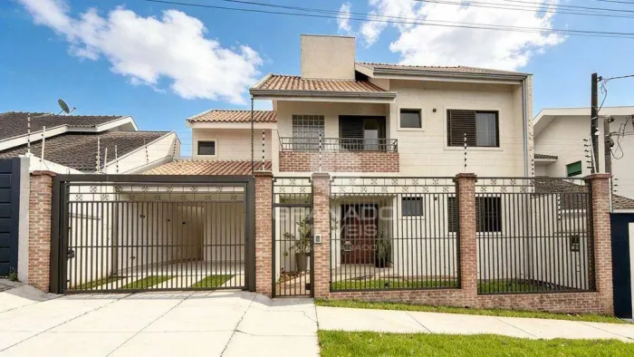 Sobrado com 4 dormitórios à venda, 271 m² por R$ 1.395.000,00 - Jardim Itália - Maringá/PR