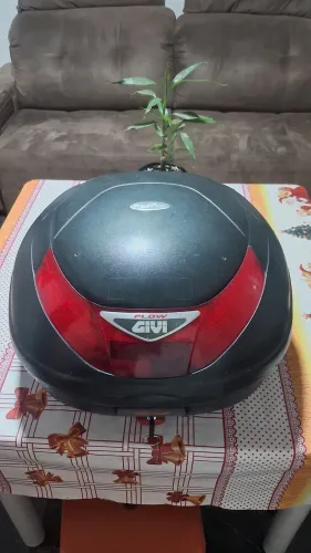 Bau Balueto Givi Flow 35 litros com suporte