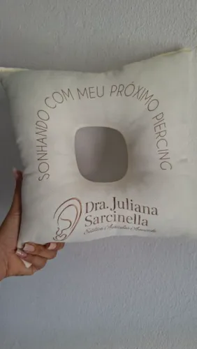 Almofada travesseiro com espaço central p12