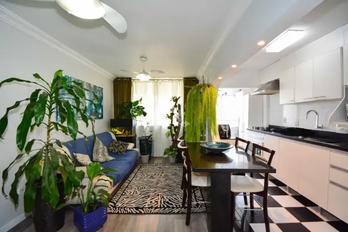 APARTAMENTO MOBILIADO COM 2 QUARTOS À VENDA NO CENTRO EM FLORIANÓPOLIS