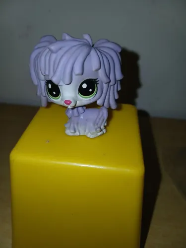 Bonequinho Littlest pet shop miniatura